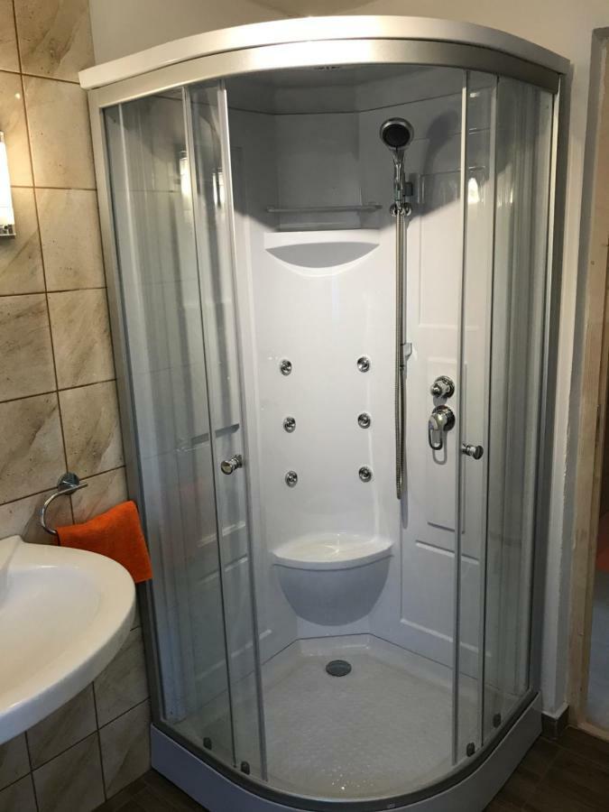 באיה Hero 4 Sterne Ferienhaus מראה חיצוני תמונה